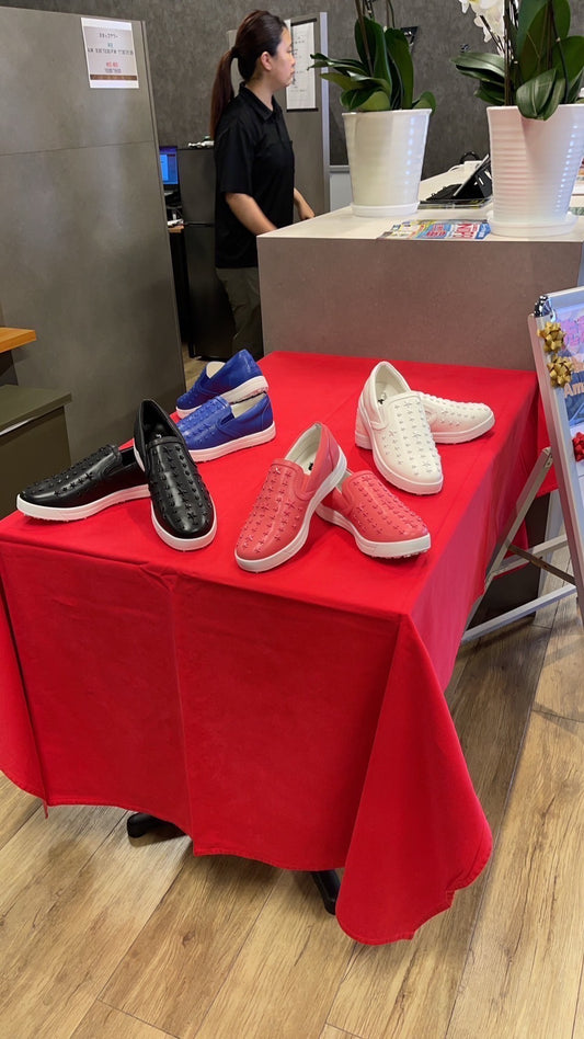 インドアゴルフのショップに展示してもらってます